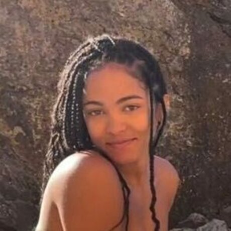 Lou Llobell onlyfans leake