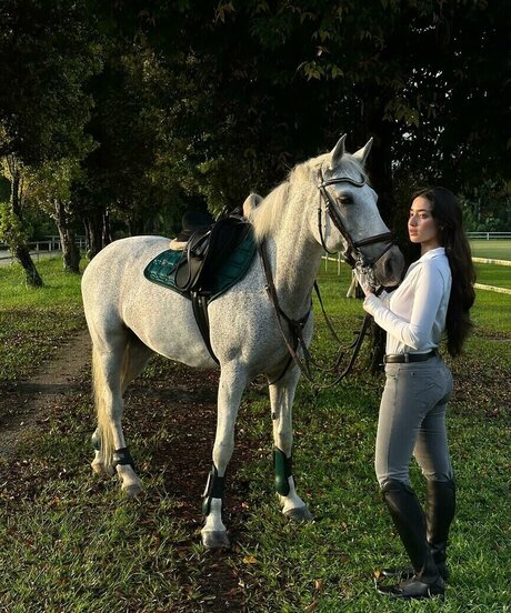 littlemisskhan onlyfans nude leak