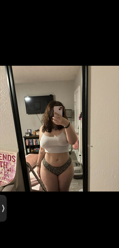 Isabel Pierce onlyfans star