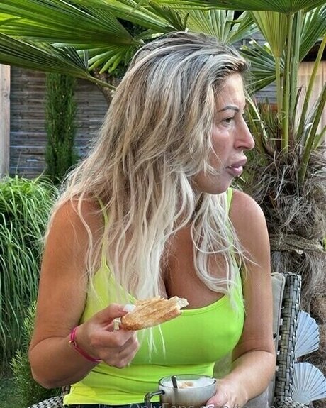 LetzBimbo leaked onlyfans pictures