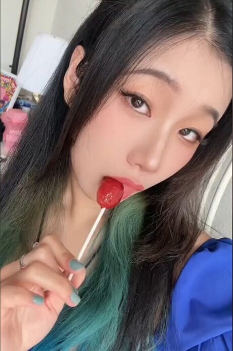 Shulun C_ onlyfans pics