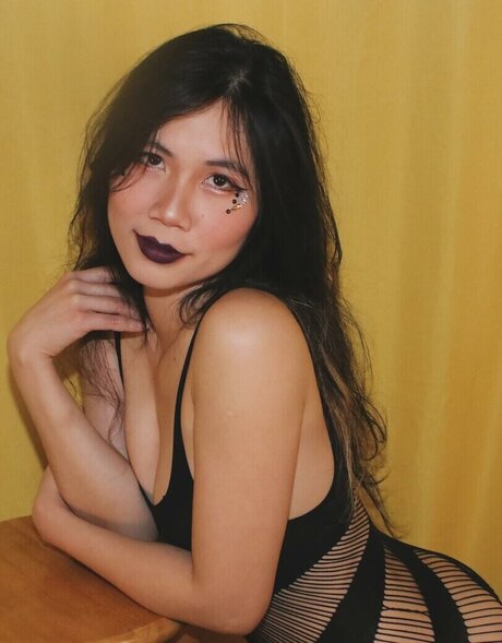 Bessy Q onlyfans topless