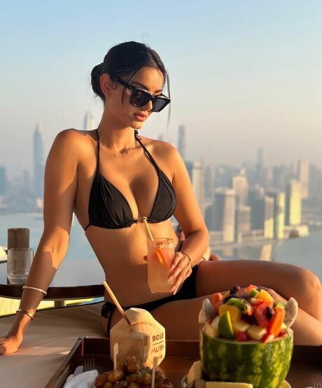 Mahlagha Jaberi sexy onlyfans