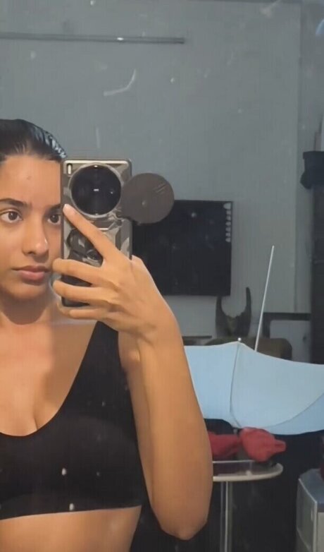 Aurora Sinclair onlyfans leakes