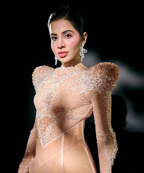 Urfi Javed onlyfans nude tits