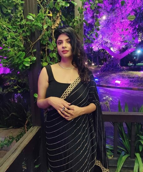 Tulika Snehil onlyfans