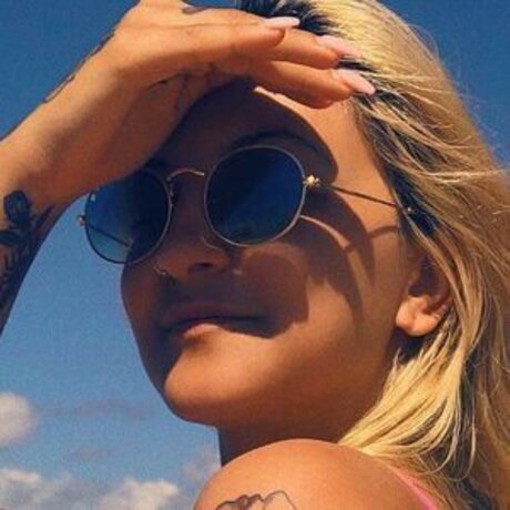 Julia Michaels onlyfans nude photos