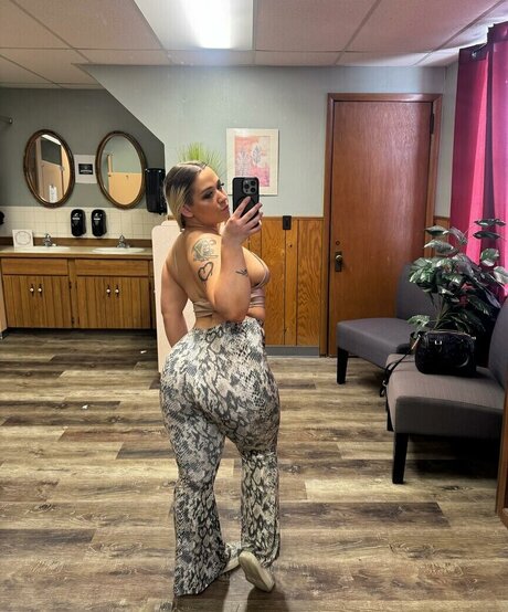 Ivy Malibu onlyfans leaks.