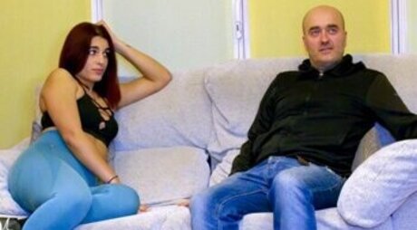 Rosie Cage onlyfans striptease