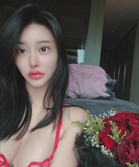 Song Yuxin onlyfans star