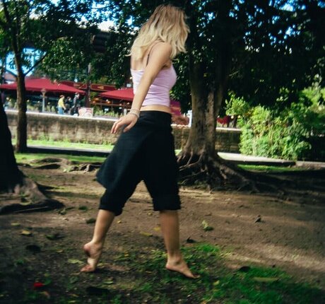 Dora Jar onlyfans leak ass