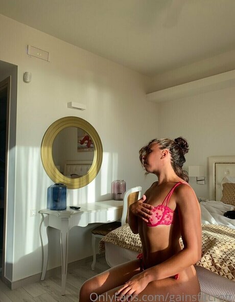 Laracroftgains leaked onlyfans