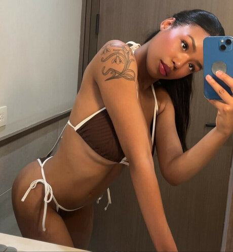 giamchildress onlyfans striptease