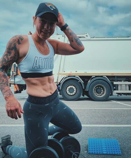 Lucy Spraggan onlyfans nide