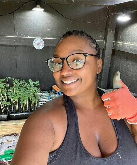 Miaa Sapphire onlyfans images