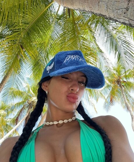 Nina Janova onlyfans picture