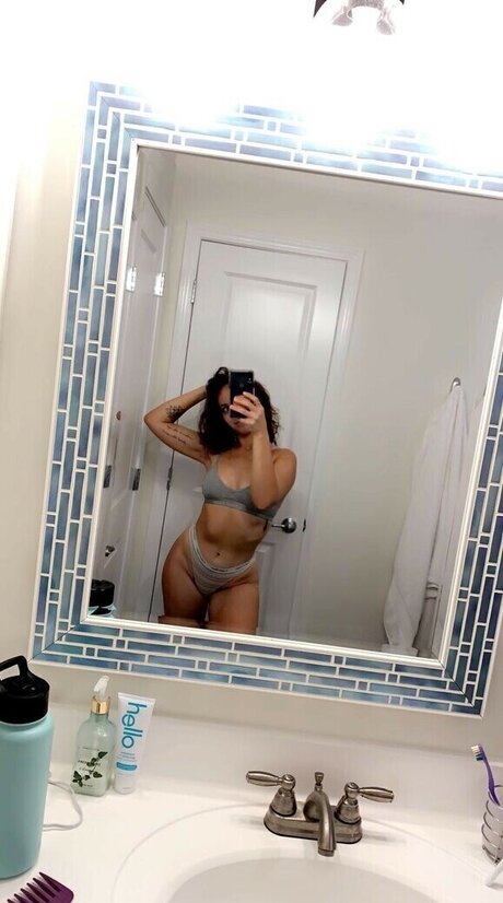 Leyla Ingalls naked onlyfans leaks