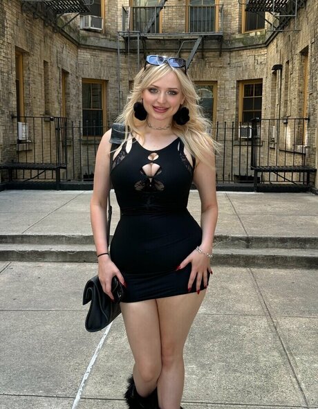 TalkFastEllie onlyfans leaked sex