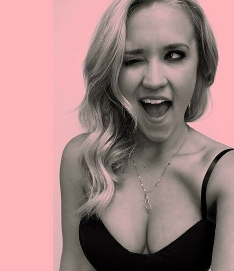 emilyosment hot onlyfans