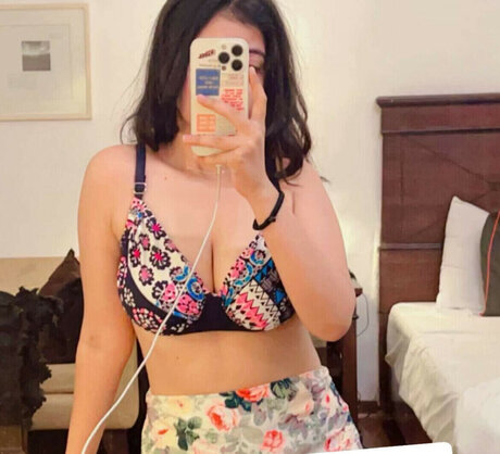 Riya Pandey onlyfans leaks
