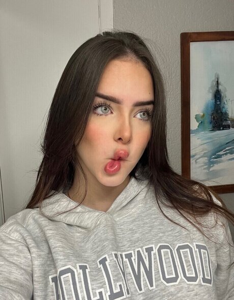 Sabrina Salvatierra onlyfans sex leak