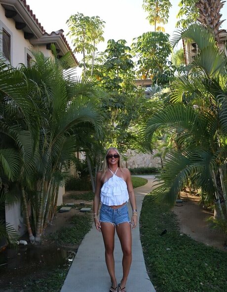 Taryn DeWese onlyfans leaked nude