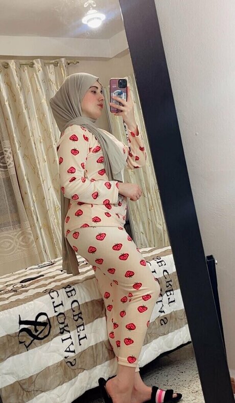 Dounia Stayfia nude onlyfans leaked