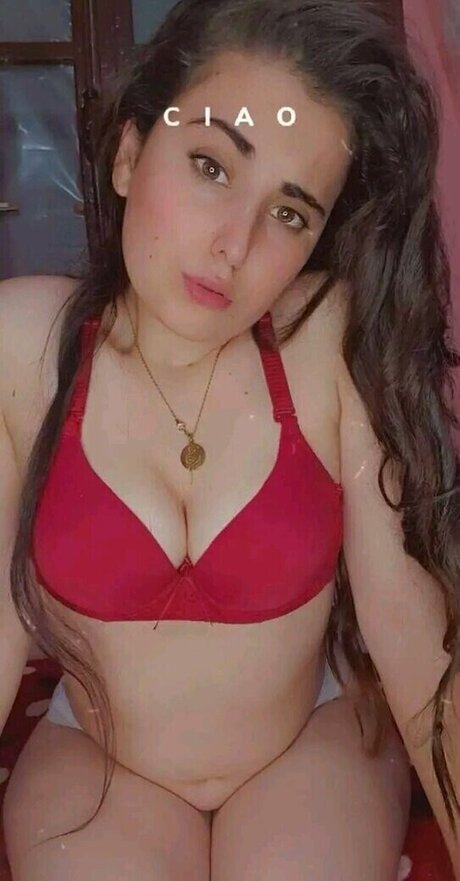 Dounia Stayfia onlyfans leajs