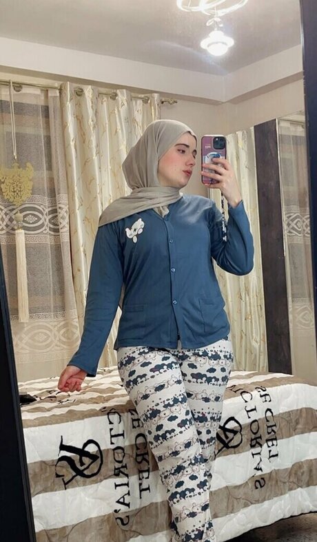 Dounia Stayfia onlyfans content type