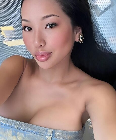 Samaela Ferrari onlyfans boobs