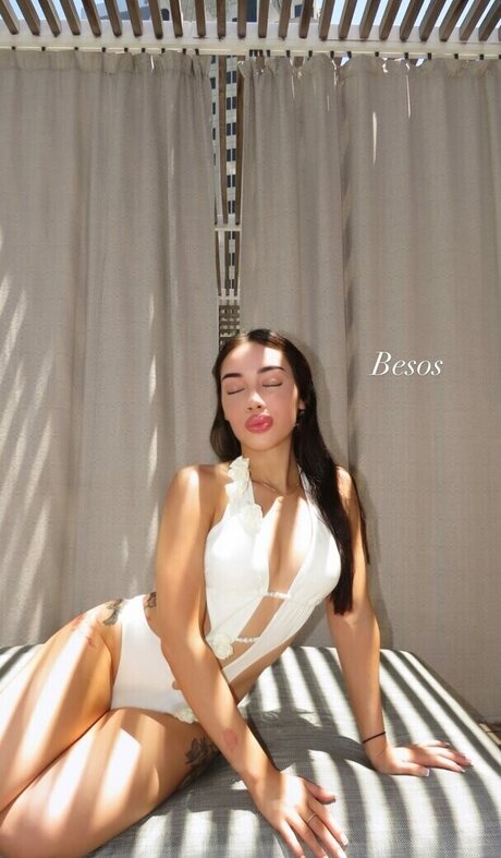 julbellaa onlyfans nude porn