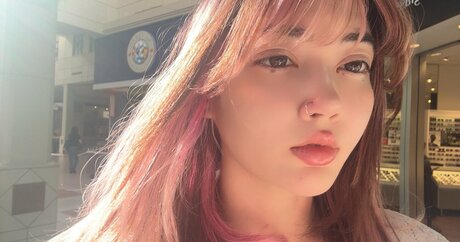 strawbarizz onlyfans creator