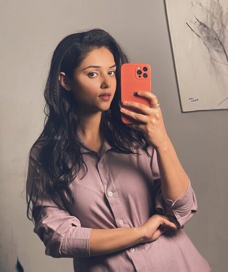 Mallika Singh onlyfans tits