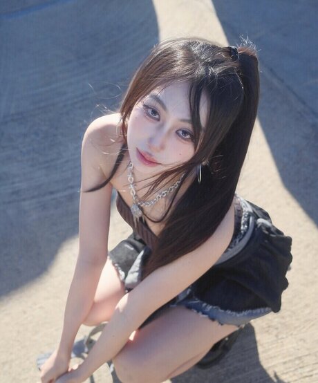 mollyshen nude on onlyfans