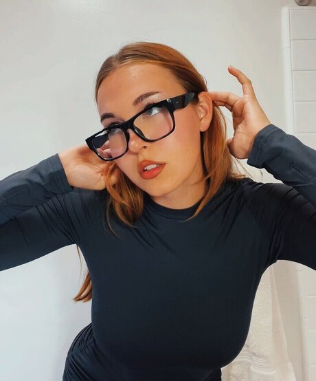 Cassie Claire nude onlyfans leaks