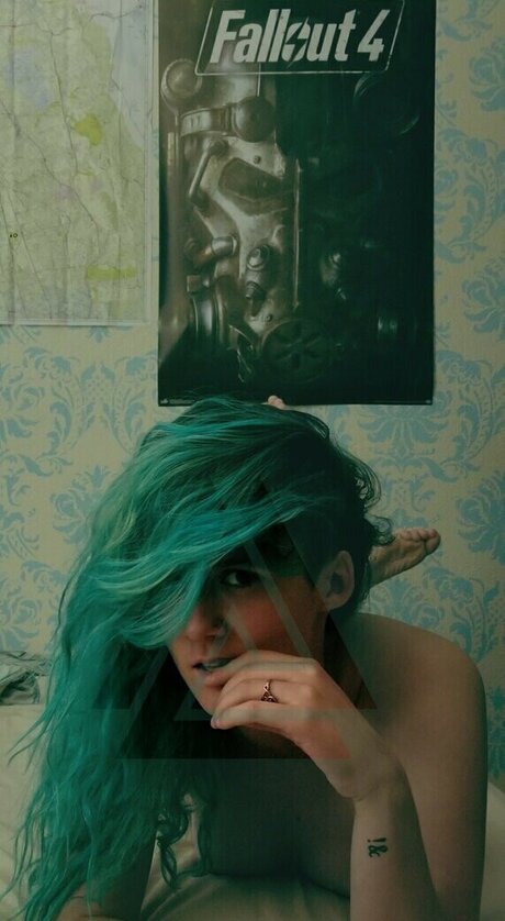 Tunnelsnakesfool onlyfans model photos