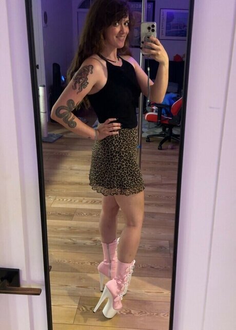 Tunnelsnakesfool onlyfans leaked pictures