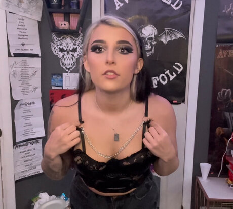 Kasey Karlsen strip onlyfans