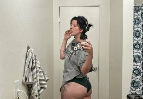 Sunny Sunrays naked onlyfans leaked