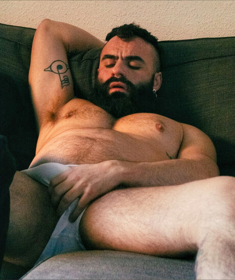 The Bearded Master_ onlyfans strip