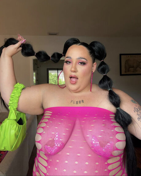 Mami Issues onlyfans leaked tits