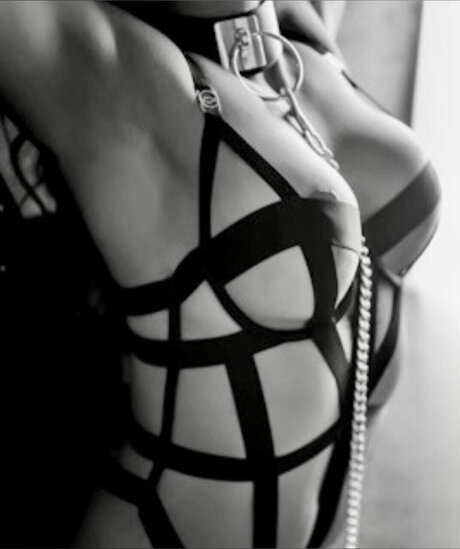 thathotwifenextdoor onlyfans content type