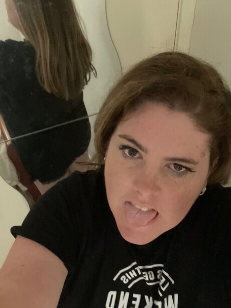 Sexyromancebooknerd onlyfans leaked tits