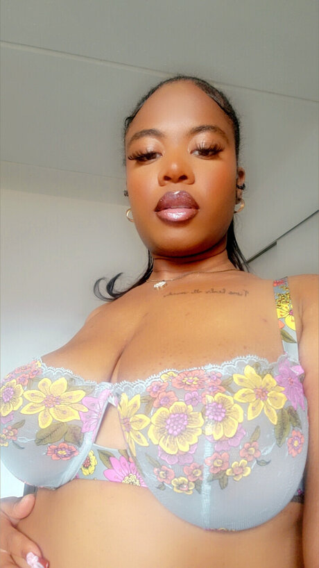 Jadee Gold onlyfans posts