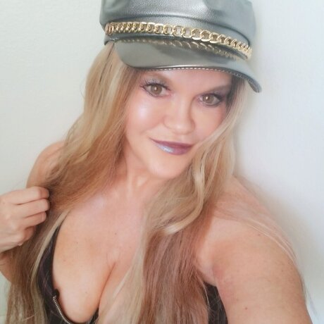 Trixxi Tea onlyfans leak