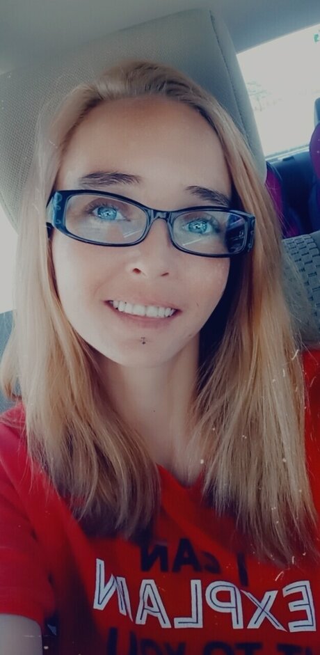 Kendall DeBusk onlyfans sex leak