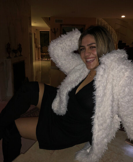 Shaena onlyfans striptease