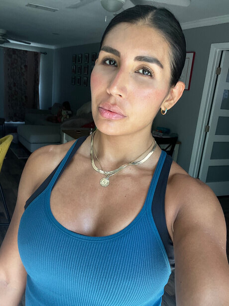 Mandy Jones onlyfans leams