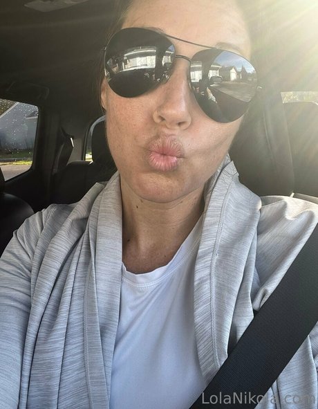 lolanikolavip onlyfans for free