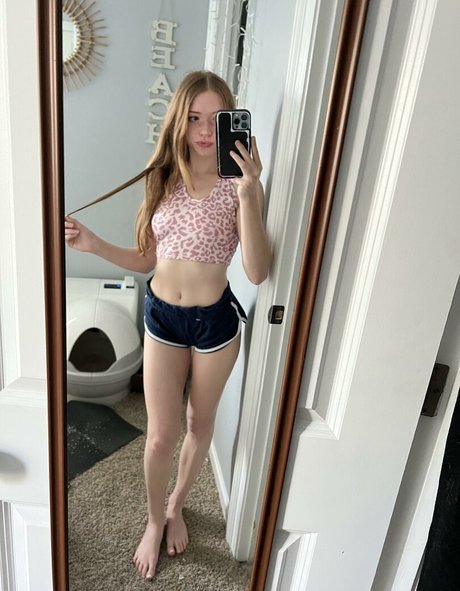 MyraGlasford onlyfans strip tease